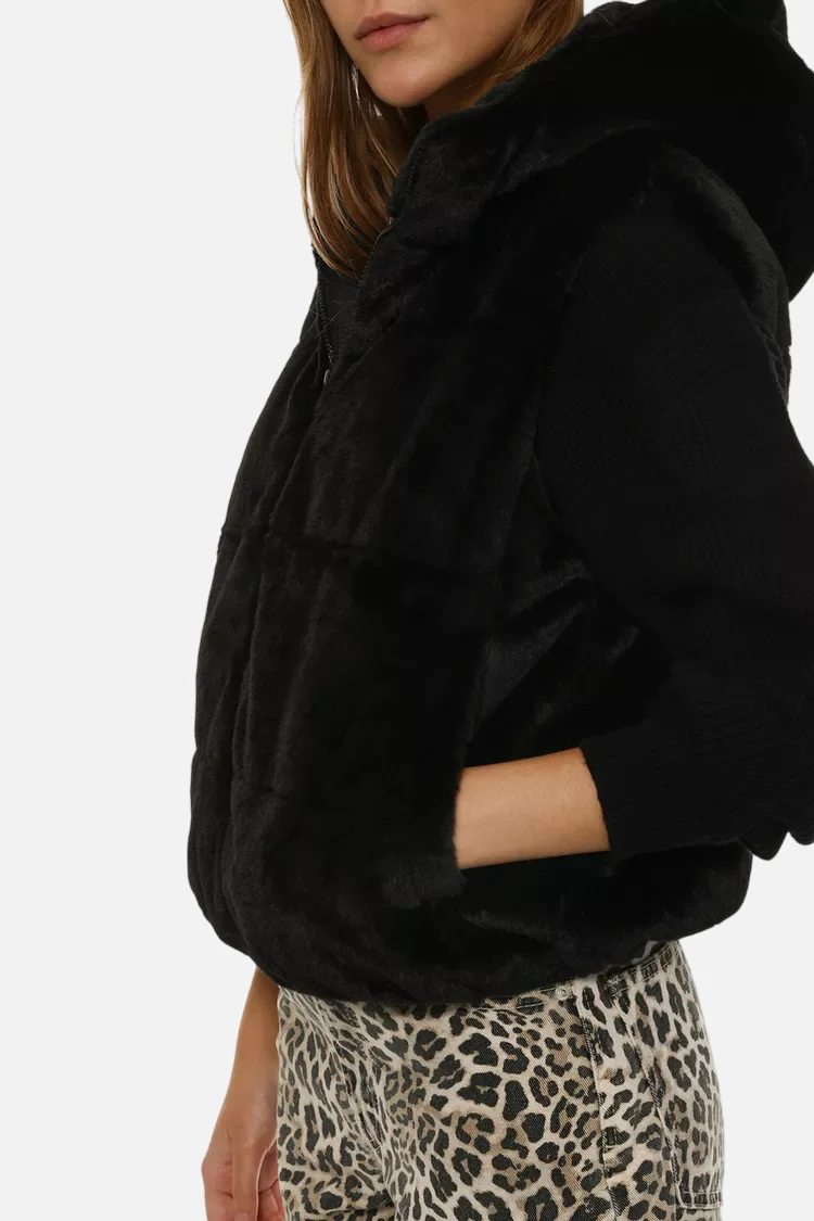 Faux fur gilet - Image 3